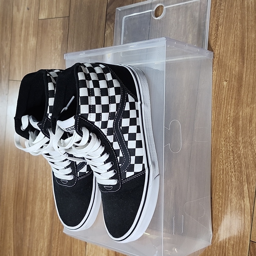 Men's Van's size 8.5 checkerboard sneakers